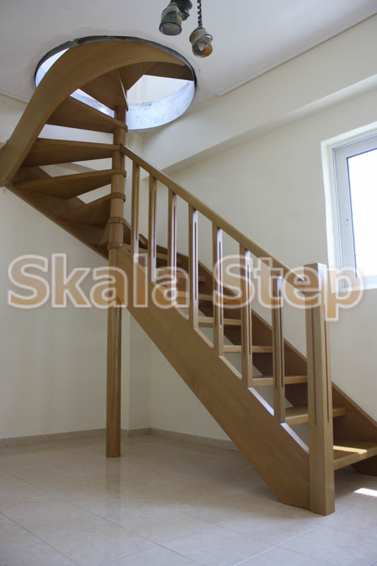 Σύνθετη -κυκλική – ξύλινη σκάλα -χειροποίητη οξιά βάρη